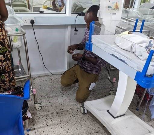Application photograph from the Monnit NICU equipment utilisation guide